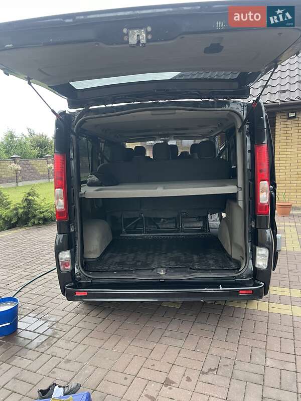 Мінівен Opel Vivaro 2013 в Луцьку