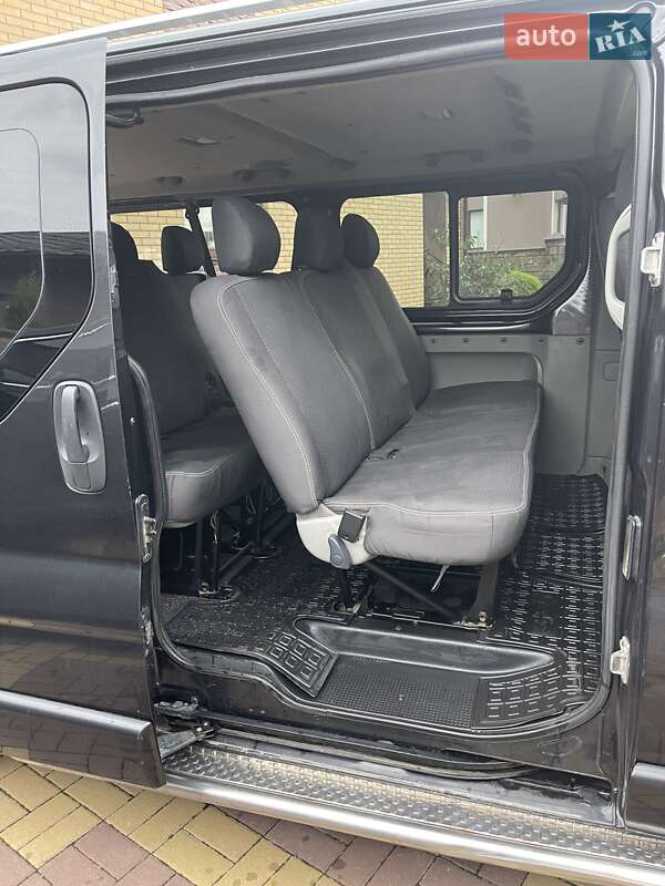 Мінівен Opel Vivaro 2013 в Луцьку