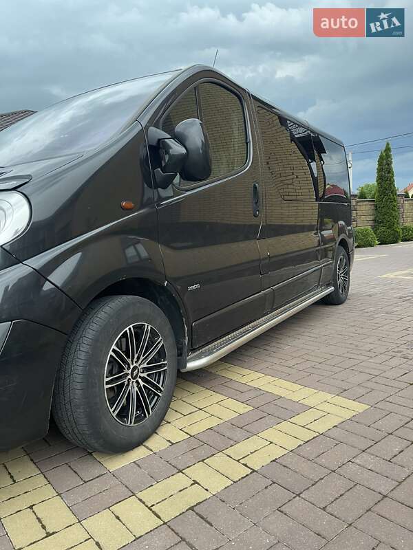Мінівен Opel Vivaro 2013 в Луцьку