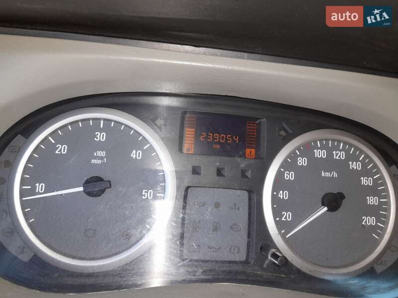 Мінівен Opel Vivaro 2007 в Рівному фото 14 Мінівен Opel Vivaro 2007 в Рівному