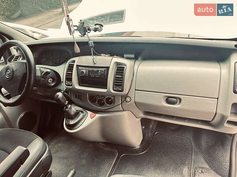 Минивэн Opel Vivaro 2003 в Львове