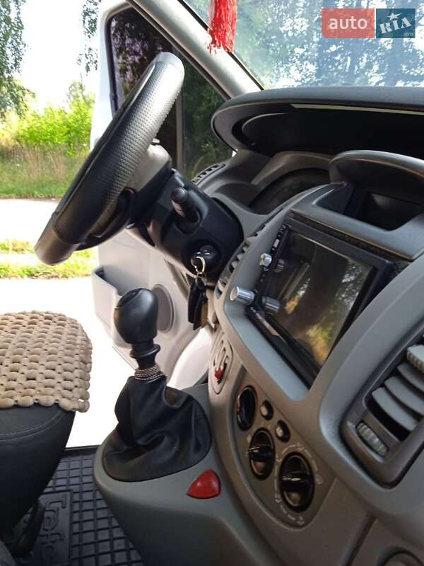 Мінівен Opel Vivaro 2007 в Звягелі