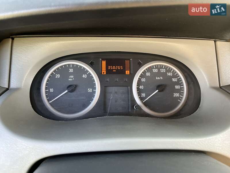 Мінівен Opel Vivaro 2007 в Чернівцях