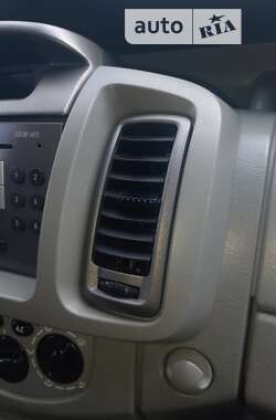 Минивэн Opel Vivaro 2010 в 
