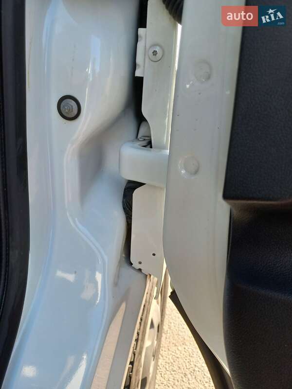 Грузовой фургон Opel Vivaro 2017 в Днепре