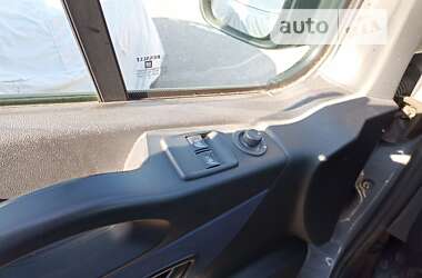 Грузовой фургон Opel Vivaro 2015 в 
