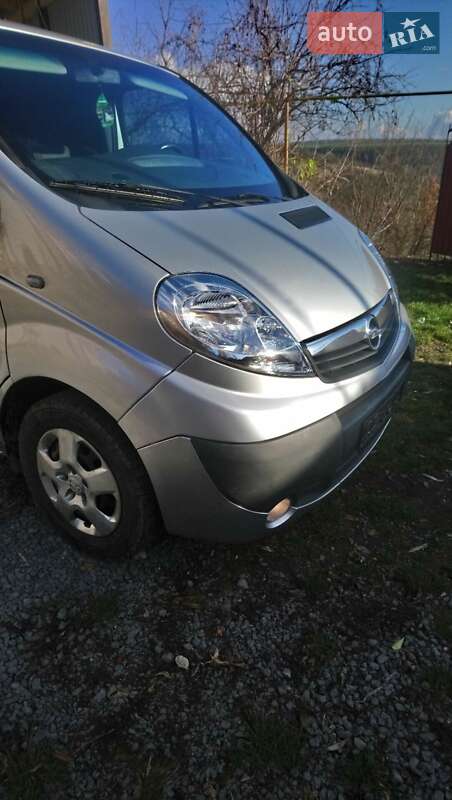 Минивэн Opel Vivaro 2014 в Виньковцах