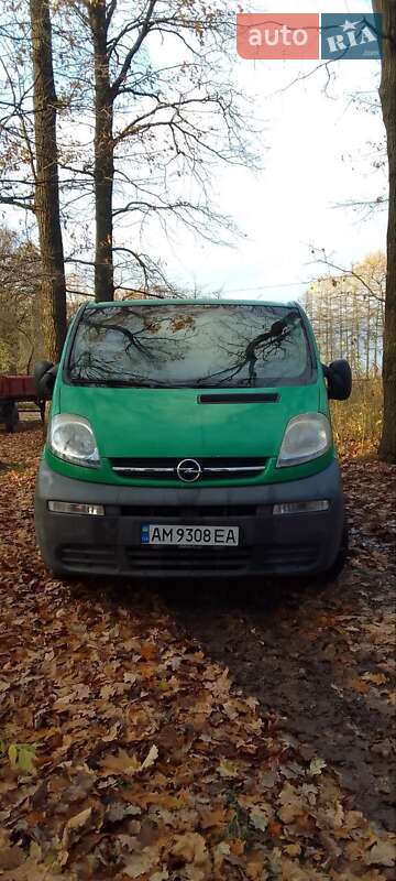 Мінівен Opel Vivaro 2003 в Романіву