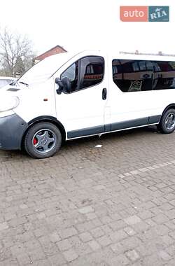 Минивэн Opel Vivaro 2004 в 