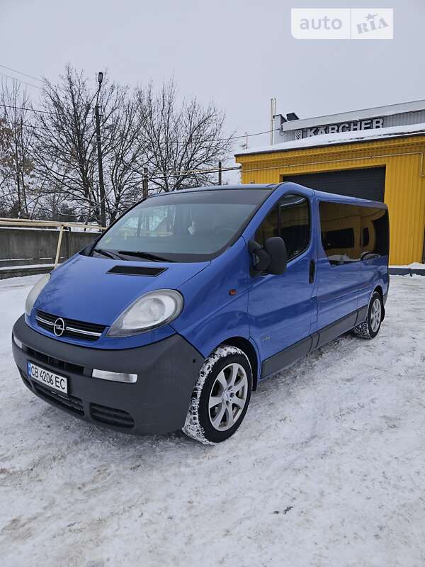 Мінівен Opel Vivaro 2005 в Чернігові