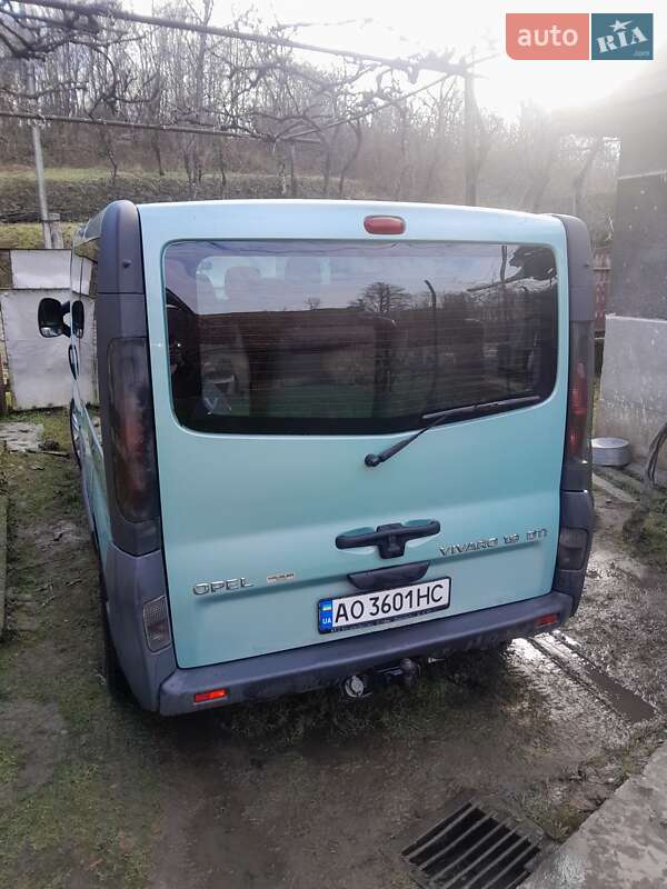 Мінівен Opel Vivaro 2002 в Мукачевому