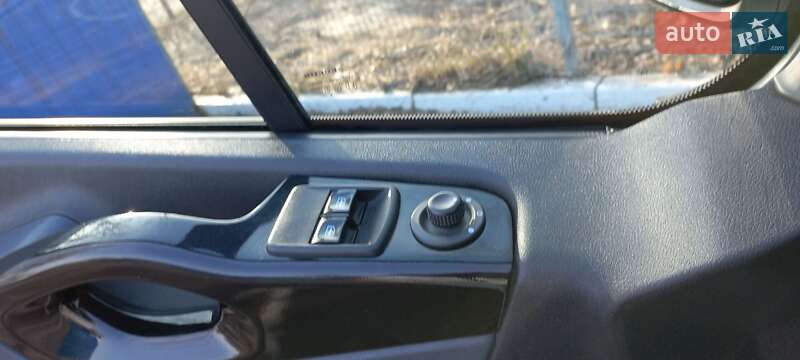 Грузовой фургон Opel Vivaro 2017 в Днепре