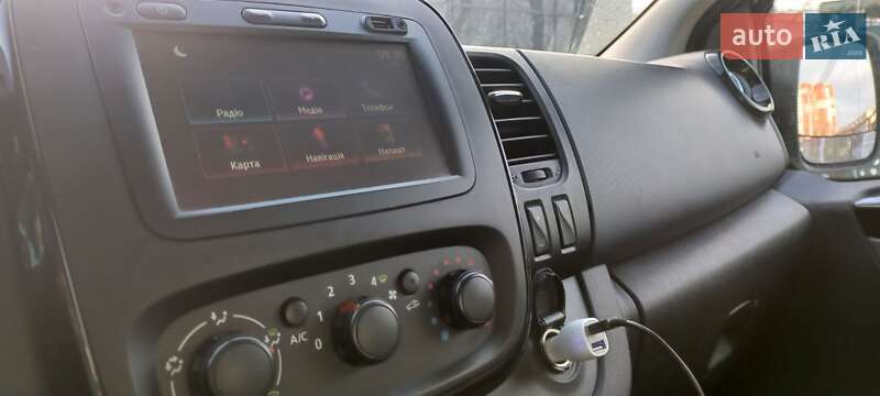 Грузовой фургон Opel Vivaro 2017 в Днепре