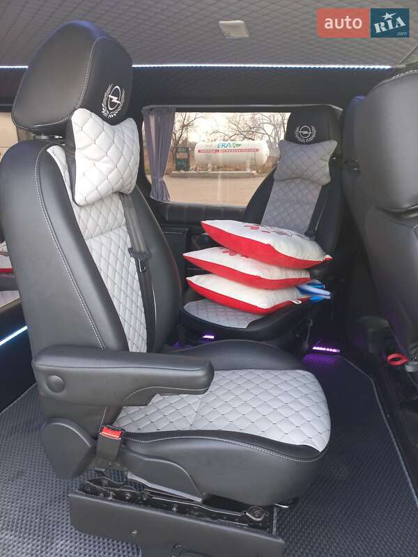 Мінівен Opel Vivaro 2016 в Одесі