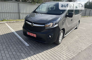 Минивэн Opel Vivaro 2015 в Луцке