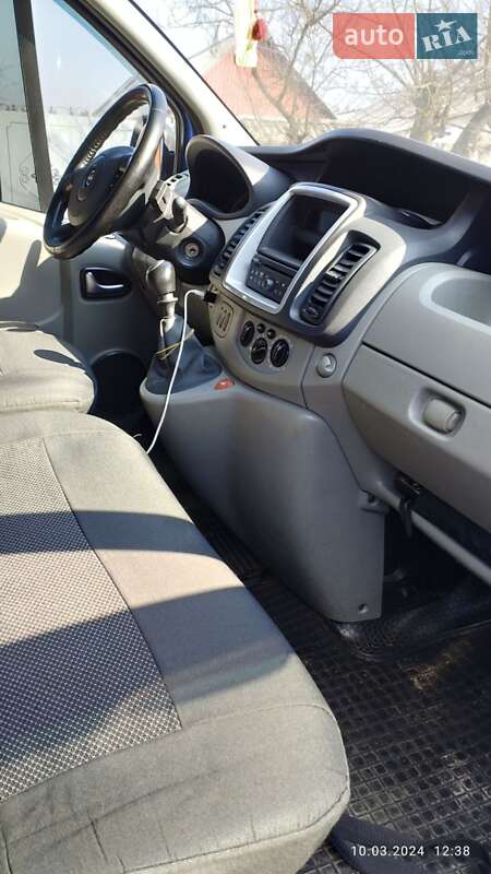 Вантажний фургон Opel Vivaro 2011 в Васищеве