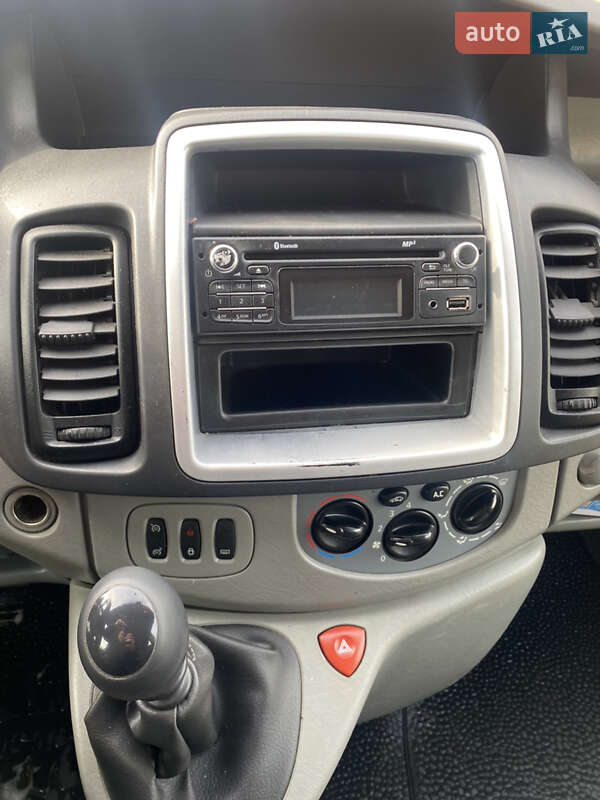 Минивэн Opel Vivaro 2013 в Доманевке