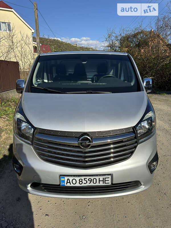 Грузовой фургон Opel Vivaro 2016 в Виноградове
