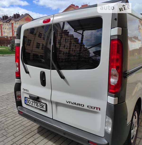 Вантажний фургон Opel Vivaro 2013 в Львові