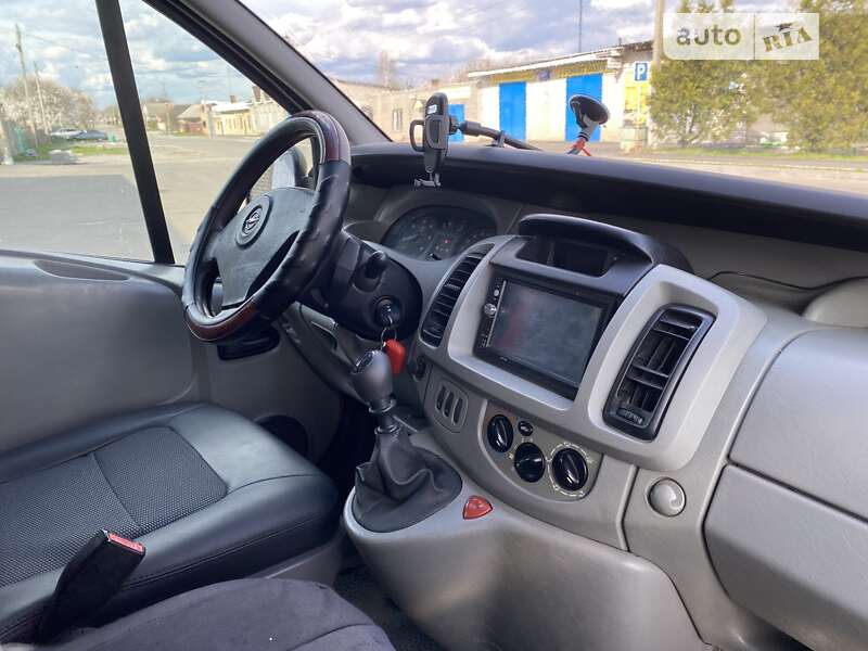 Минивэн Opel Vivaro 2004 в Александрие