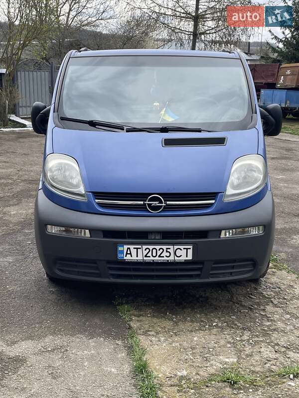 Минивэн Opel Vivaro 2006 в 