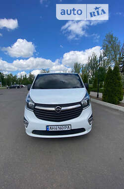 Мінівен Opel Vivaro 2016 в Дніпрі