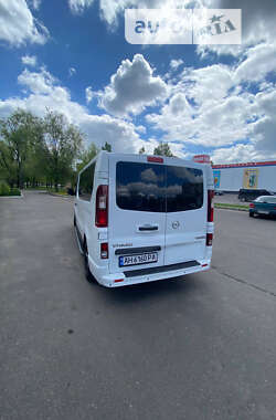 Мінівен Opel Vivaro 2016 в Дніпрі