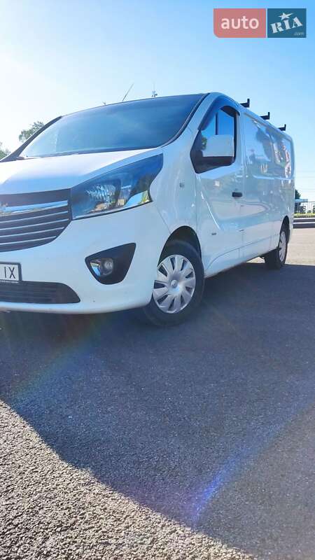 Грузовой фургон Opel Vivaro 2015 в 