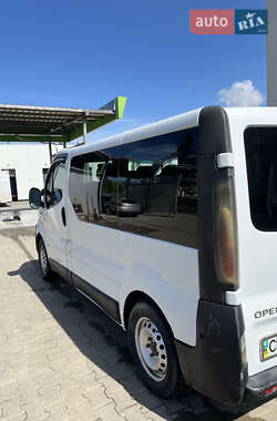 Мінівен Opel Vivaro 2003 в Сторожинці