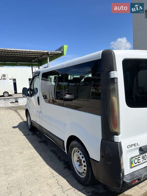 Минивэн Opel Vivaro 2003 в Сторожинце