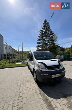 Мінівен Opel Vivaro 2003 в Сторожинці