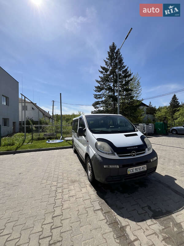 Минивэн Opel Vivaro 2003 в Сторожинце