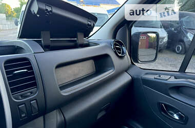 Минивэн Opel Vivaro 2017 в Дубно