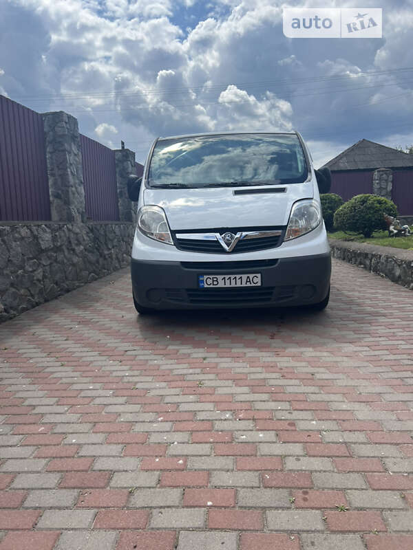 Мінівен Opel Vivaro 2004 в Прилуках