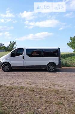 Мінівен Opel Vivaro 2004 в Чернівцях