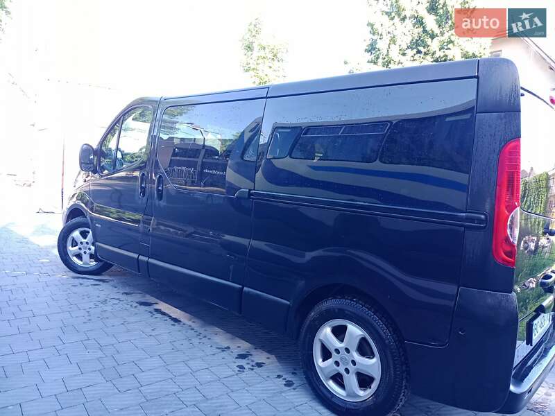 Мінівен Opel Vivaro 2013 в Львові