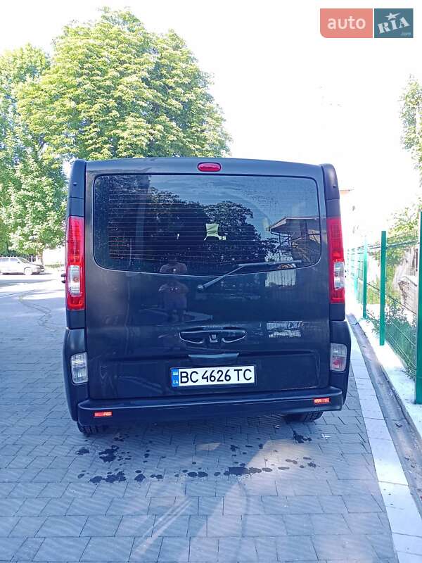 Мінівен Opel Vivaro 2013 в Львові