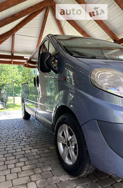 Минивэн Opel Vivaro 2012 в Сваляве
