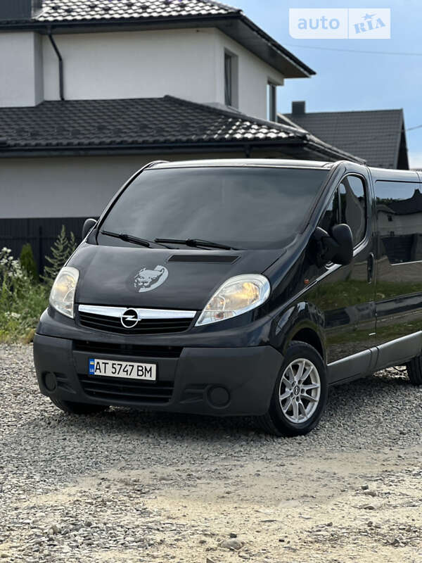 Мінівен Opel Vivaro 2007 в Коломиї