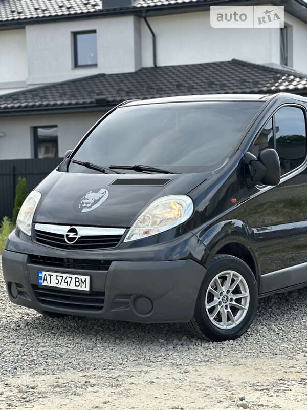 Мінівен Opel Vivaro 2007 в Коломиї