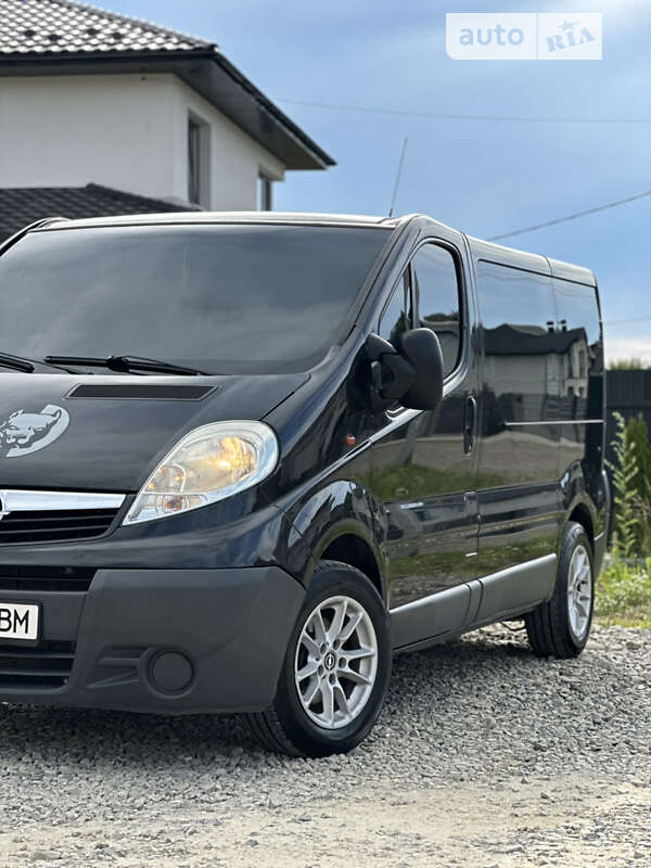 Мінівен Opel Vivaro 2007 в Коломиї