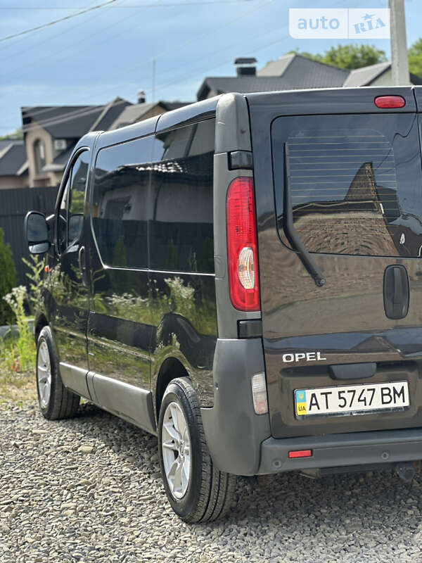 Мінівен Opel Vivaro 2007 в Коломиї