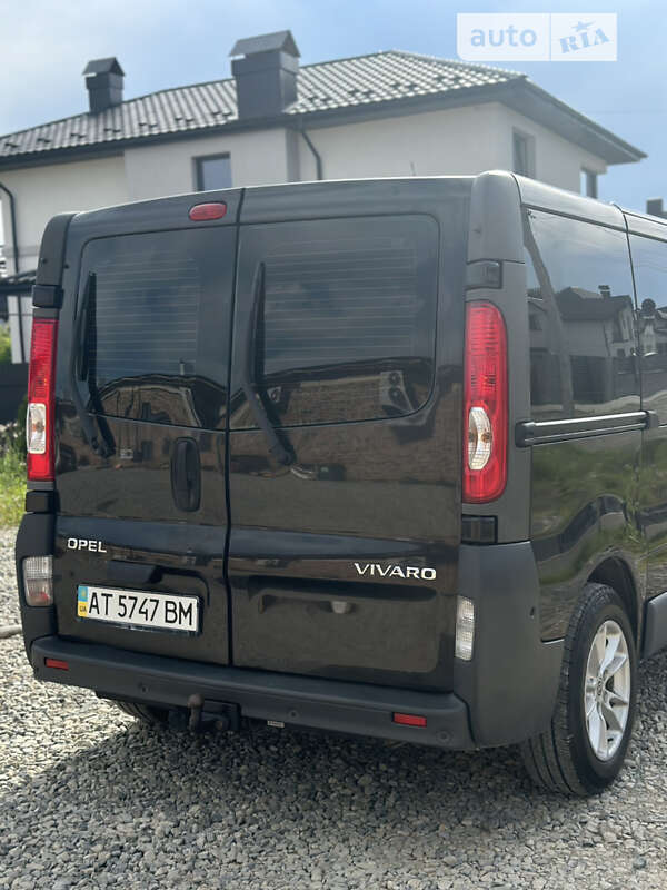 Мінівен Opel Vivaro 2007 в Коломиї