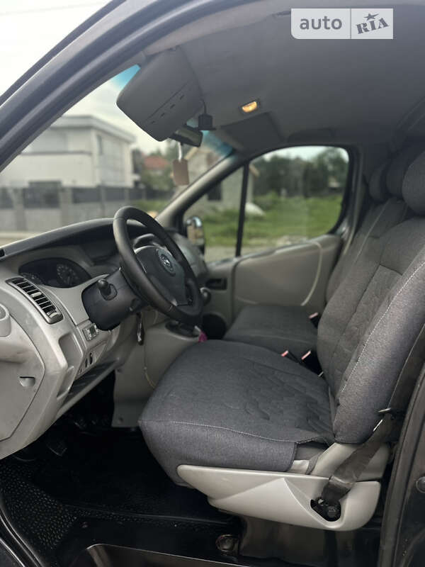Мінівен Opel Vivaro 2007 в Коломиї