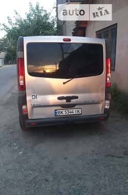 Минивэн Opel Vivaro 2010 в Вараше