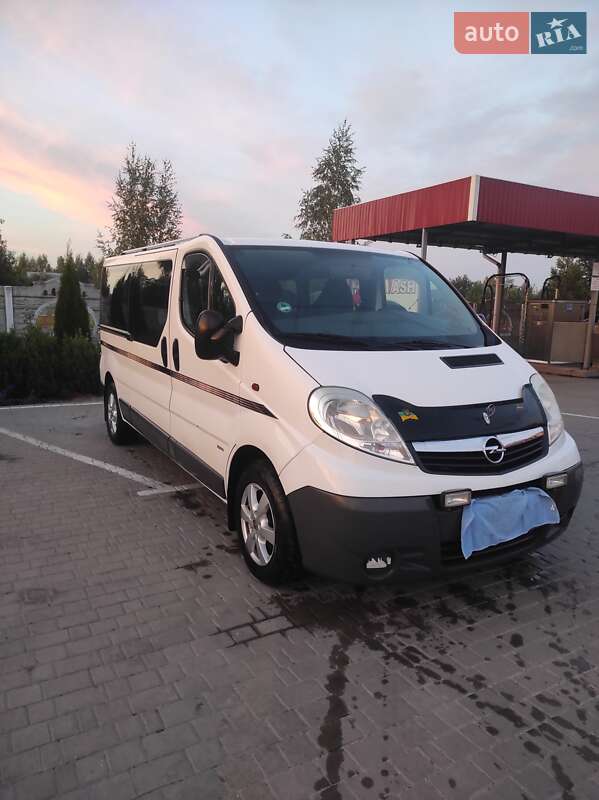 Минивэн Opel Vivaro 2008 в 