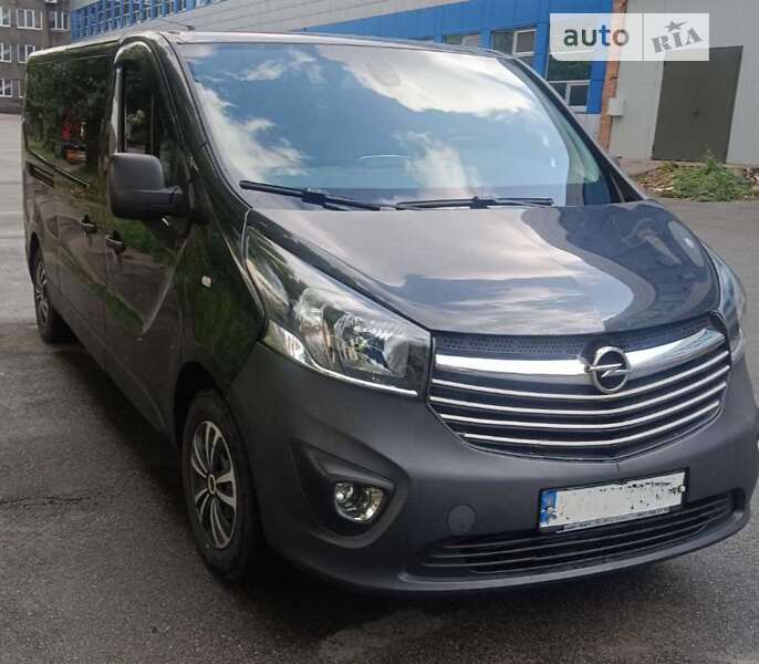 Минивэн Opel Vivaro 2015 в Киеве