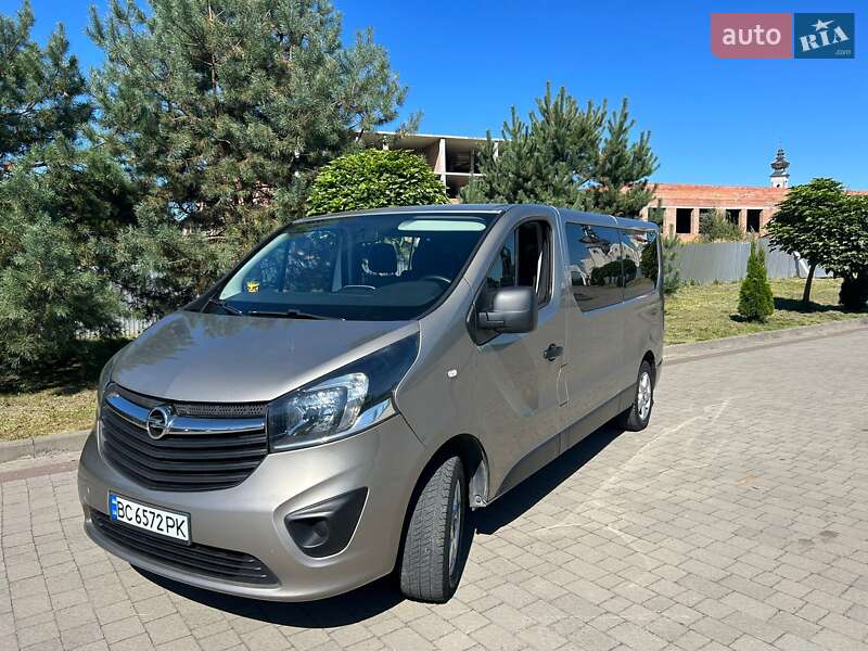 Мінівен Opel Vivaro 2015 в 