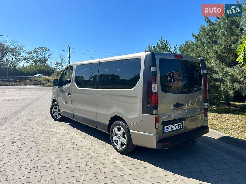Мінівен Opel Vivaro 2015 в Львові