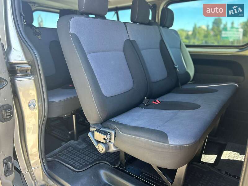 Мінівен Opel Vivaro 2015 в Львові